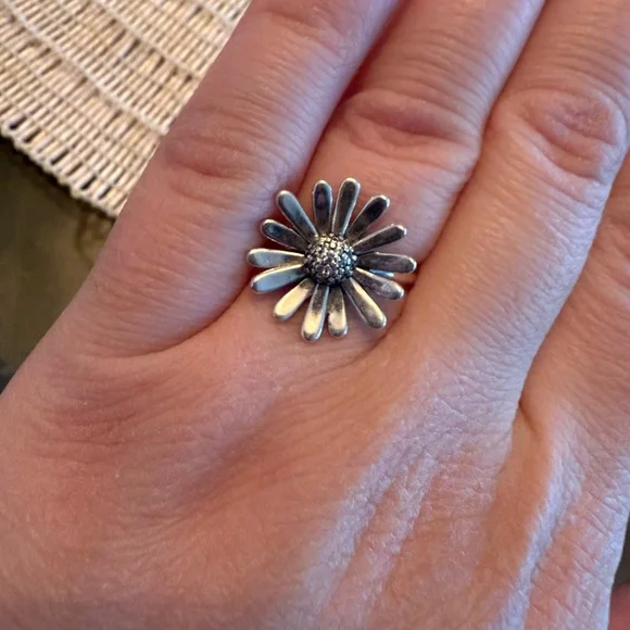 Pandora Silver Daisy Ring 198817C01-54 - Picture 3 of 3
